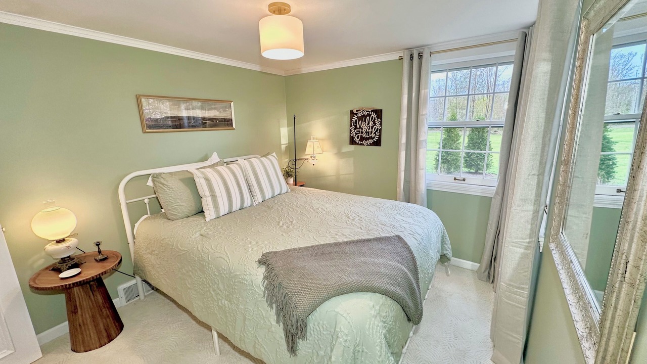 Photo of Bedroom in Kirtland