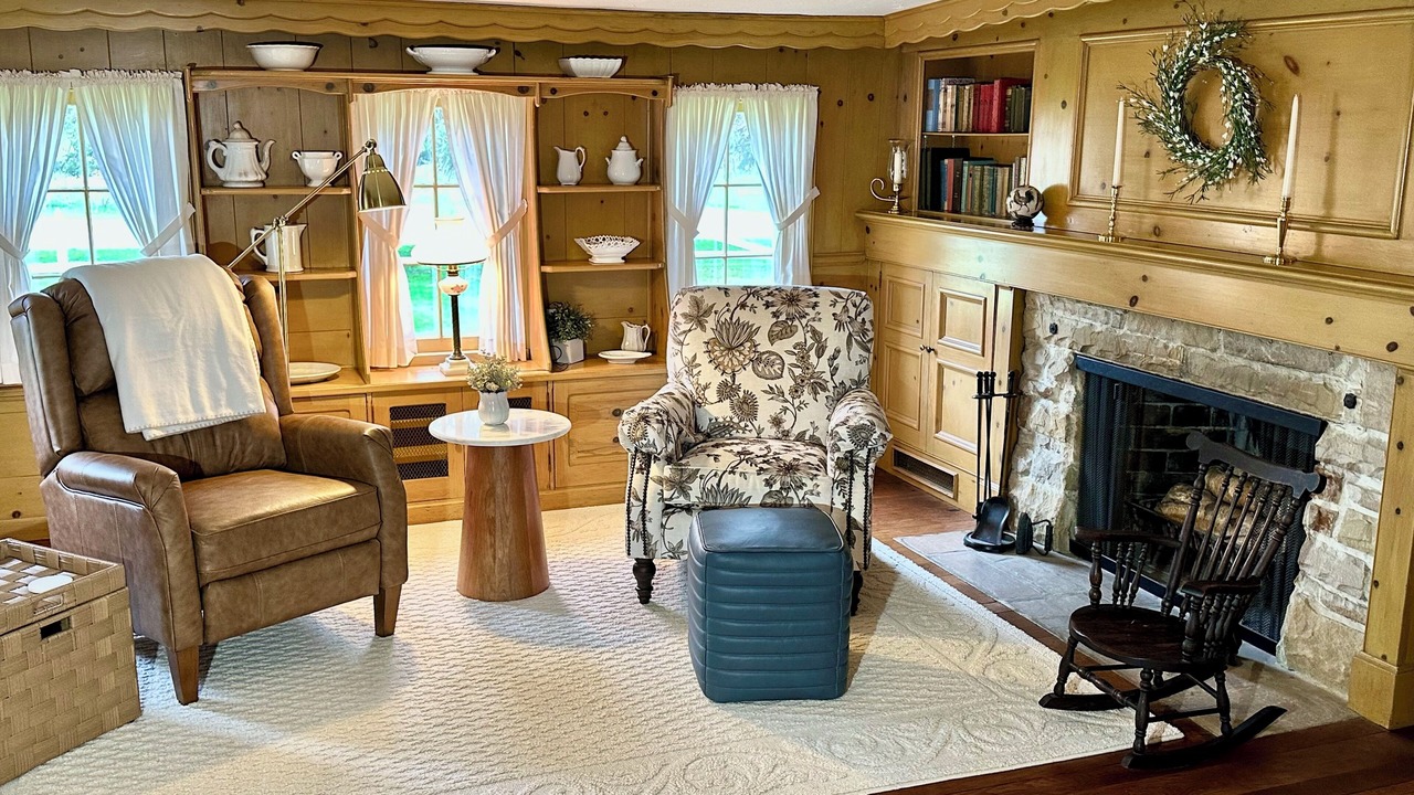 Photo of Livingroom in Kirtland