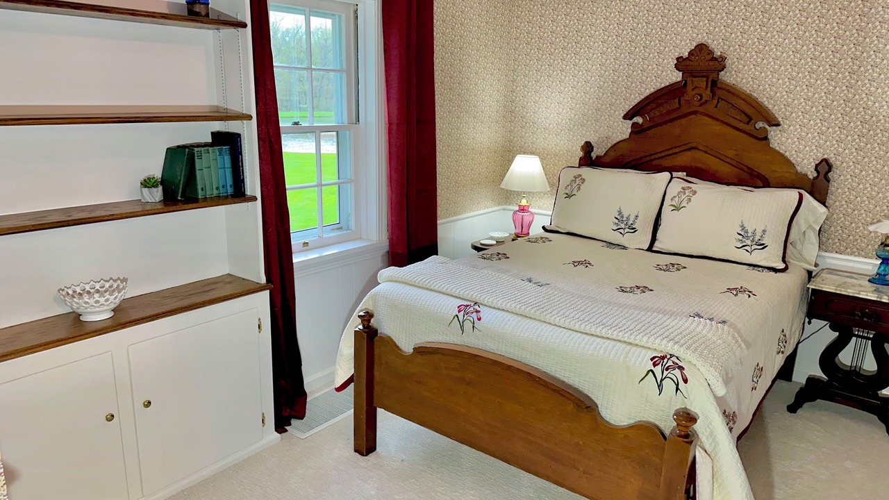 Photo of Bedroom in Kirtland
