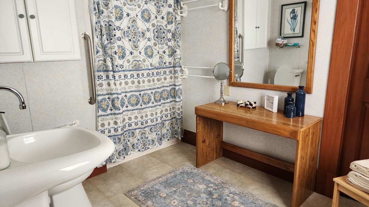 Photo of Bathroom in Gambier
