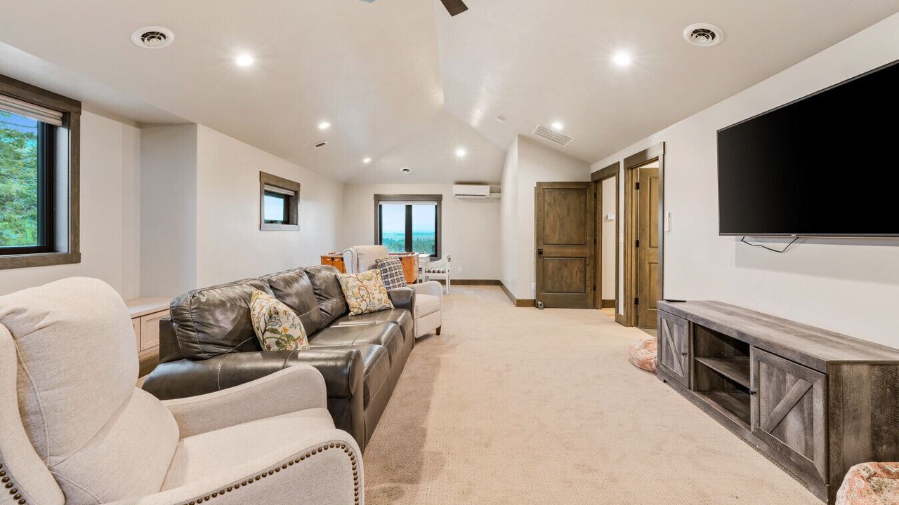 Photo of Livingroom in Ashton
