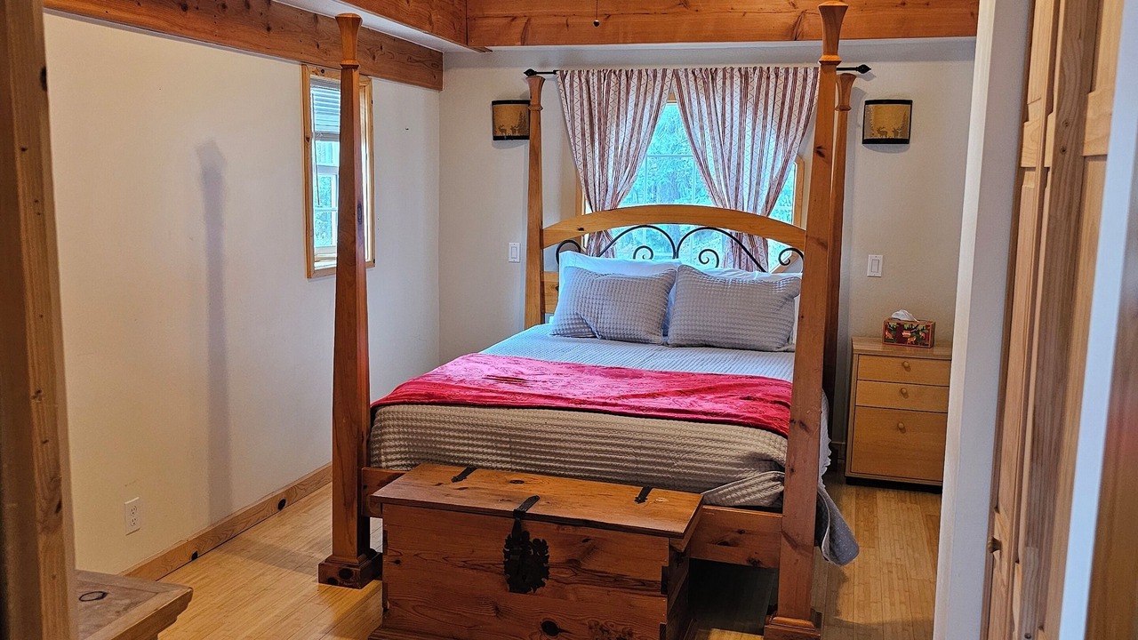 Photo of Bedroom in Newman Lake