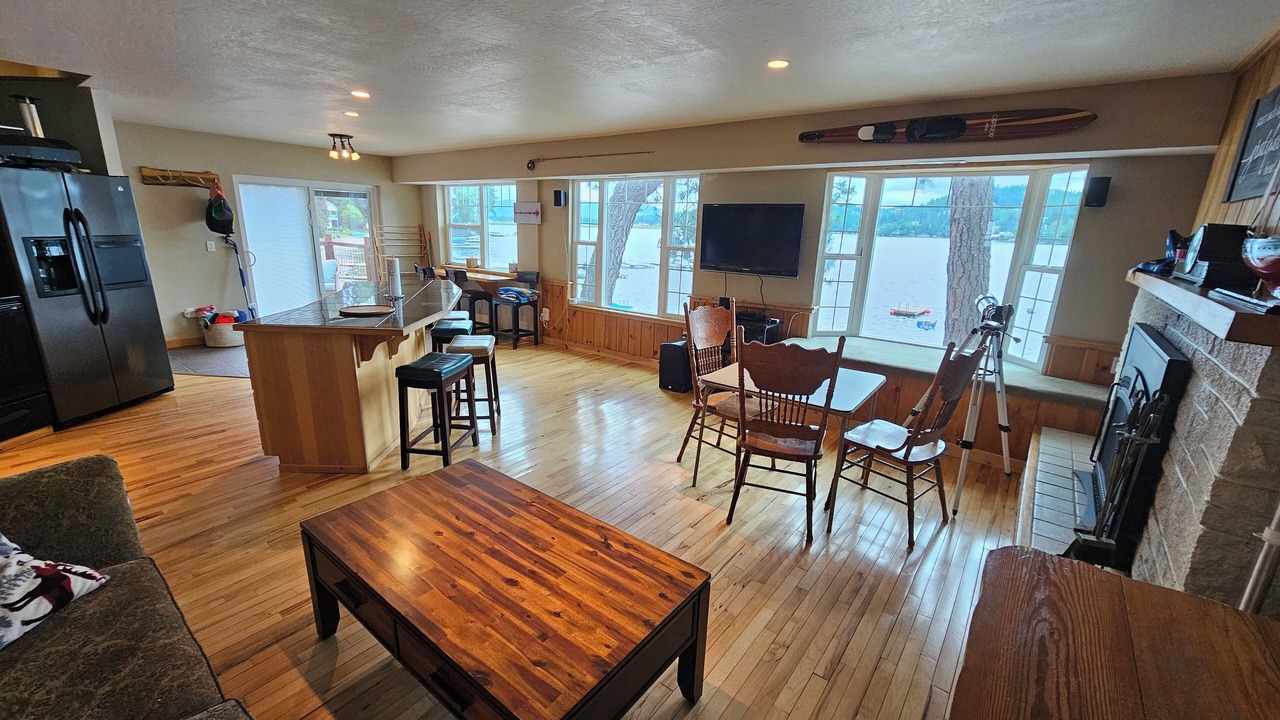 Photo of Livingroom in Newman Lake
