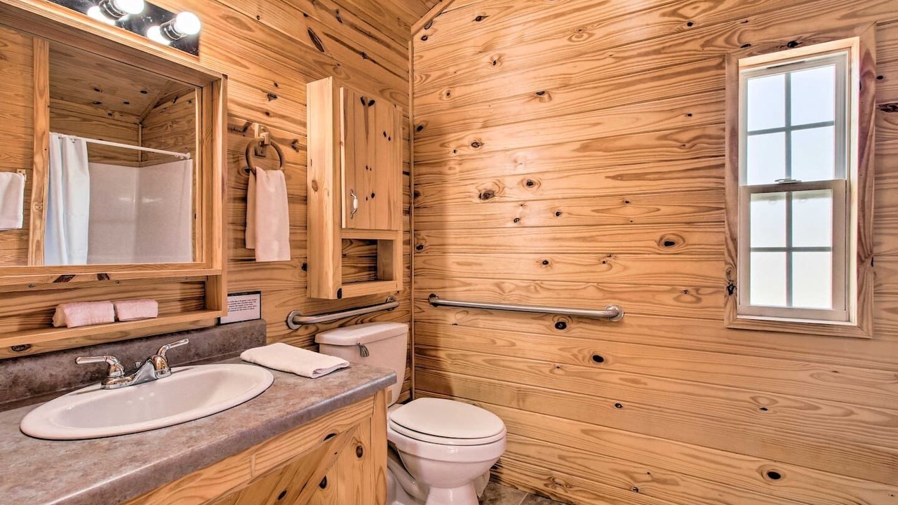 Photo of Bathroom in Pray