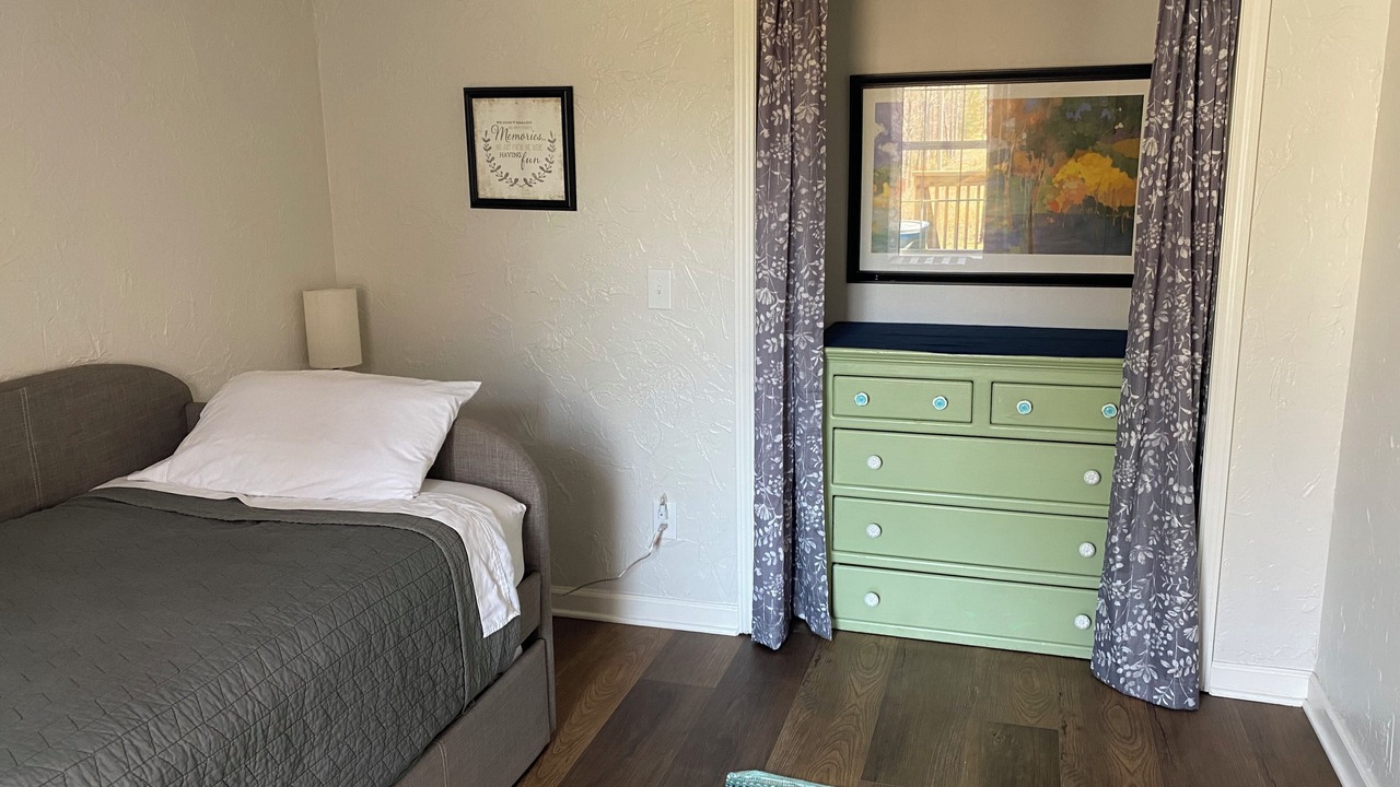 Photo of Bedroom in Pocahontas