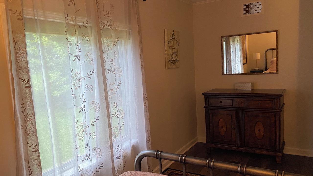 Photo of Bedroom in Pocahontas