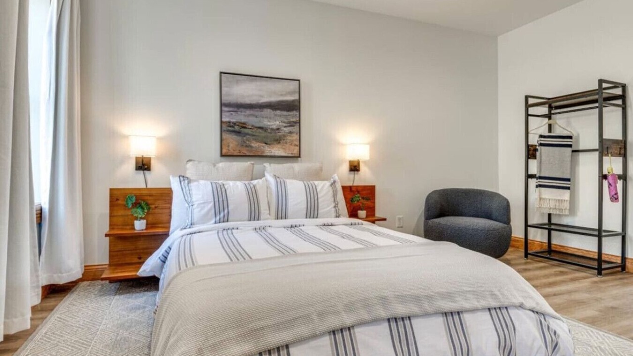 Photo of Bedroom in Lockerbie Square