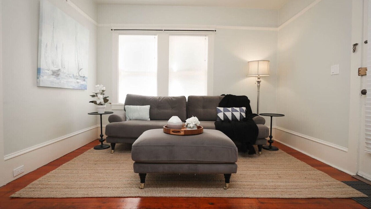 Photo of Livingroom in Piedmont Avenue