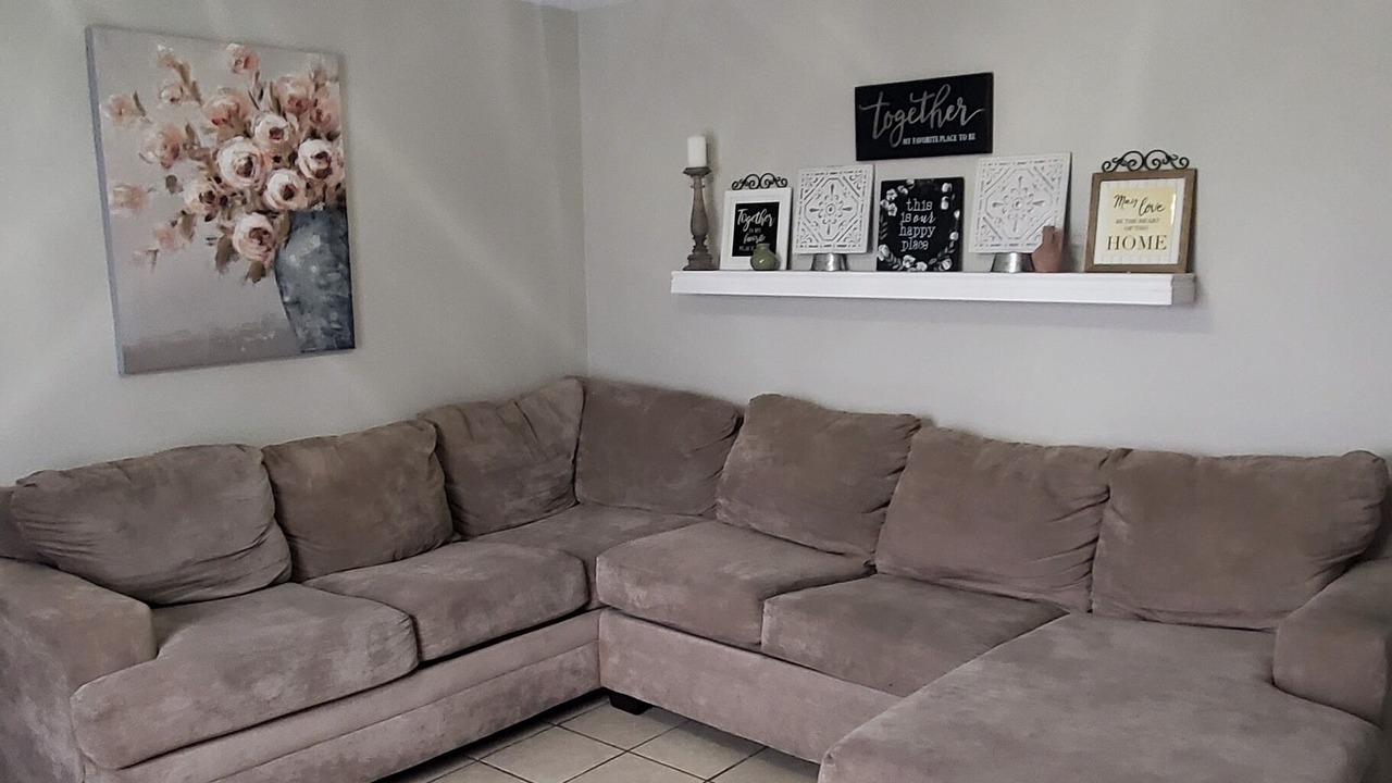 Photo of Livingroom in Brownsville