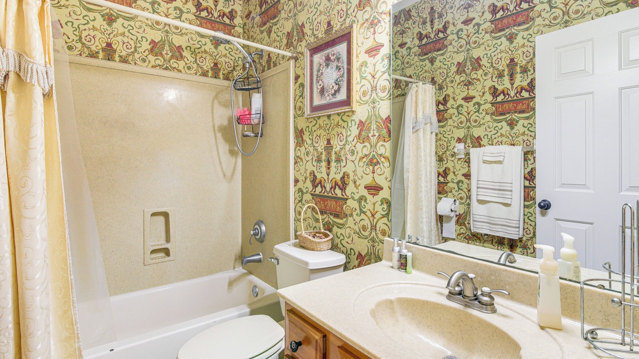Photo of Bathroom in Lakes of Forest Hill