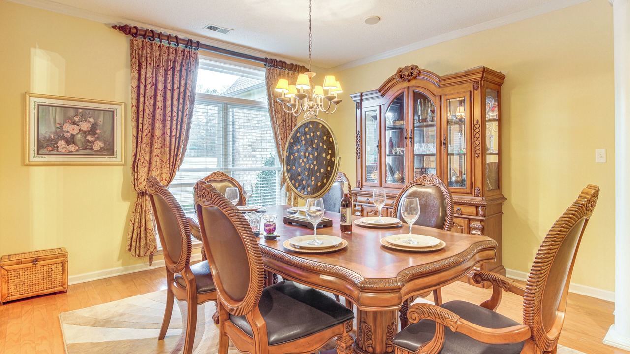 Photo of Bedroom in Lakes of Forest Hill