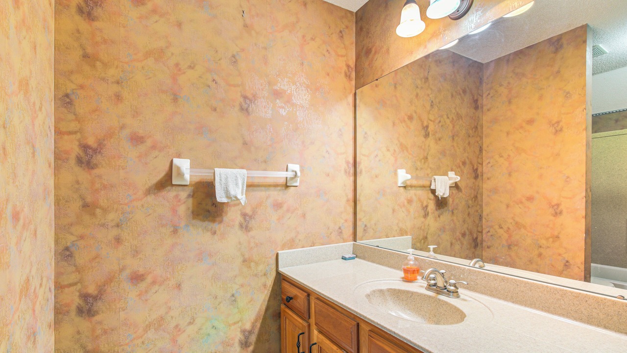 Photo of Bathroom in Lakes of Forest Hill