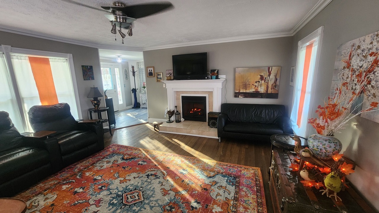 Photo of Livingroom in Hickman
