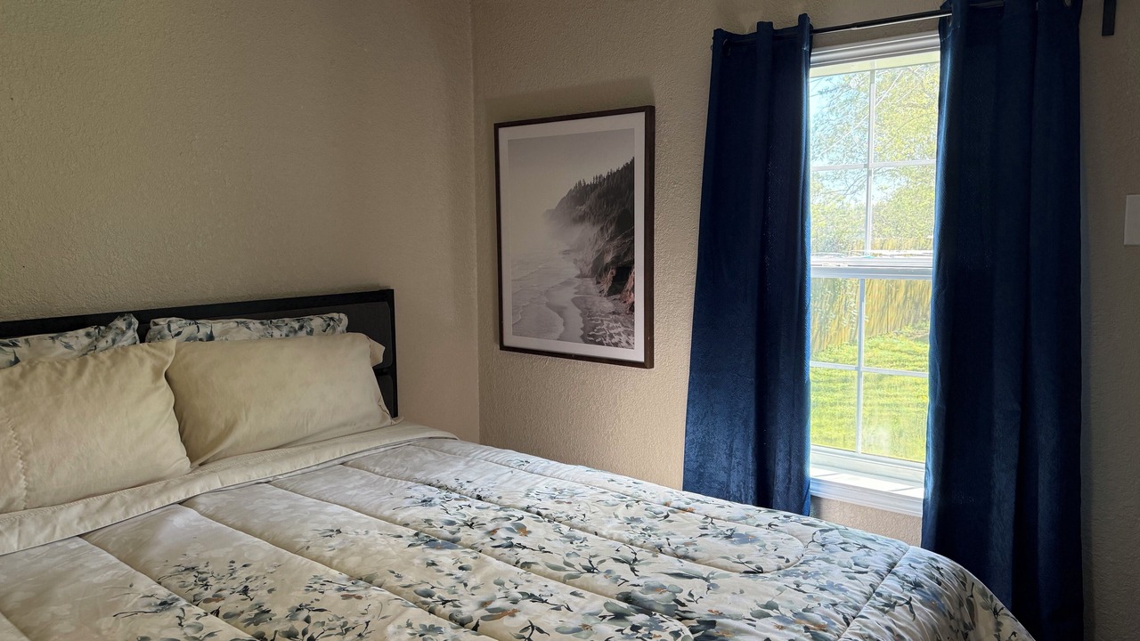 Photo of Bedroom in Hitchcock