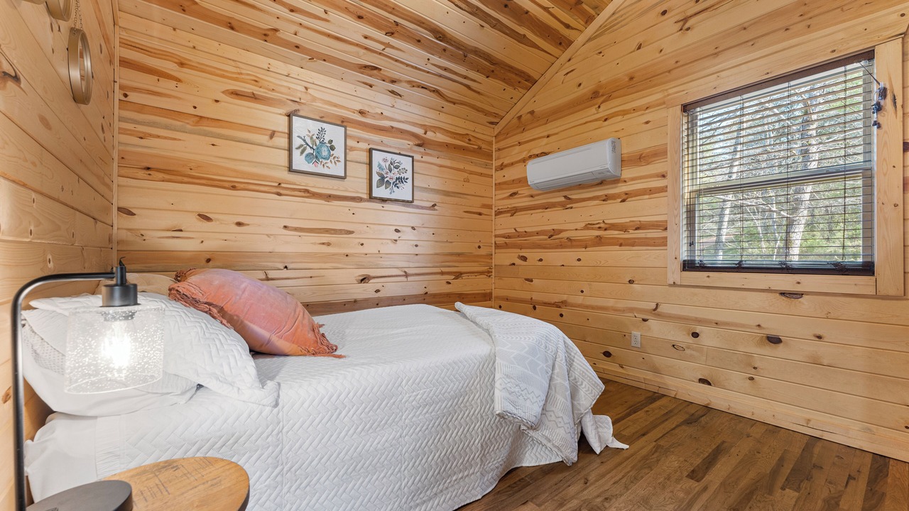 Photo of Bedroom in Jasper