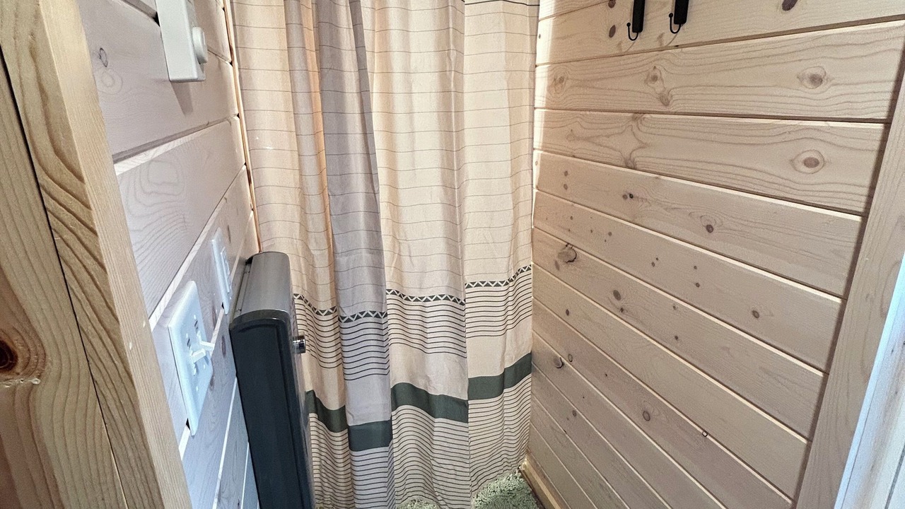 Photo of Bathroom in Glendive