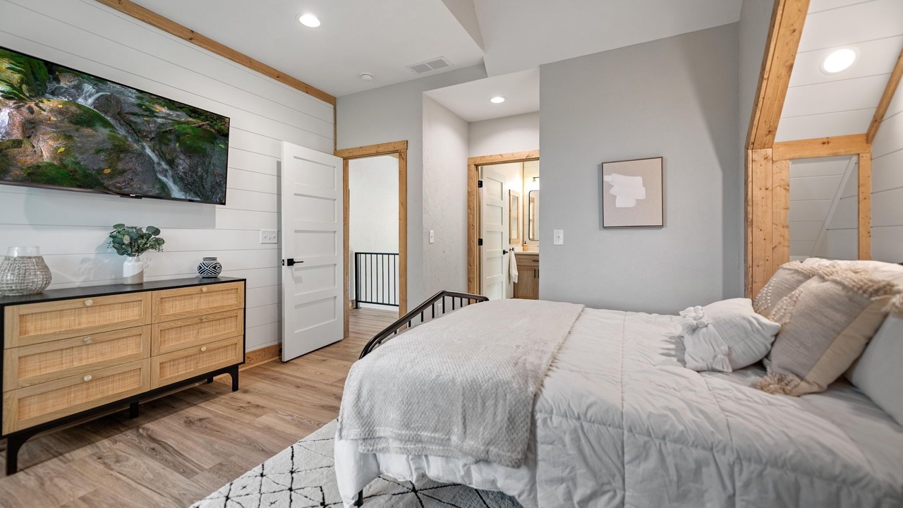 Photo of Bedroom in East Ellijay