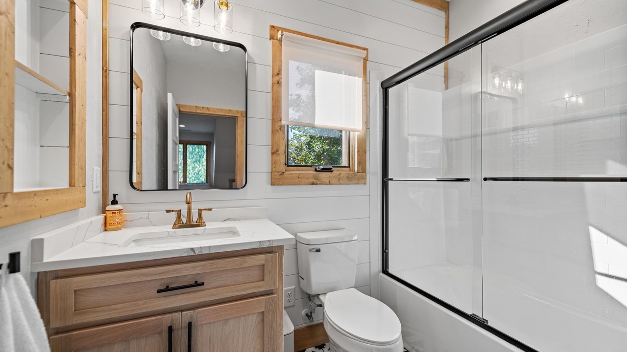 Photo of Bathroom in East Ellijay