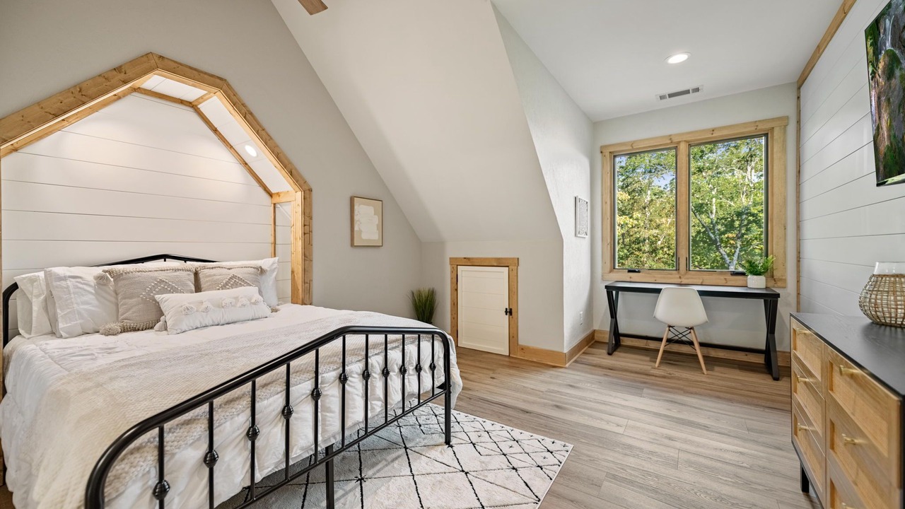 Photo of Bedroom in East Ellijay