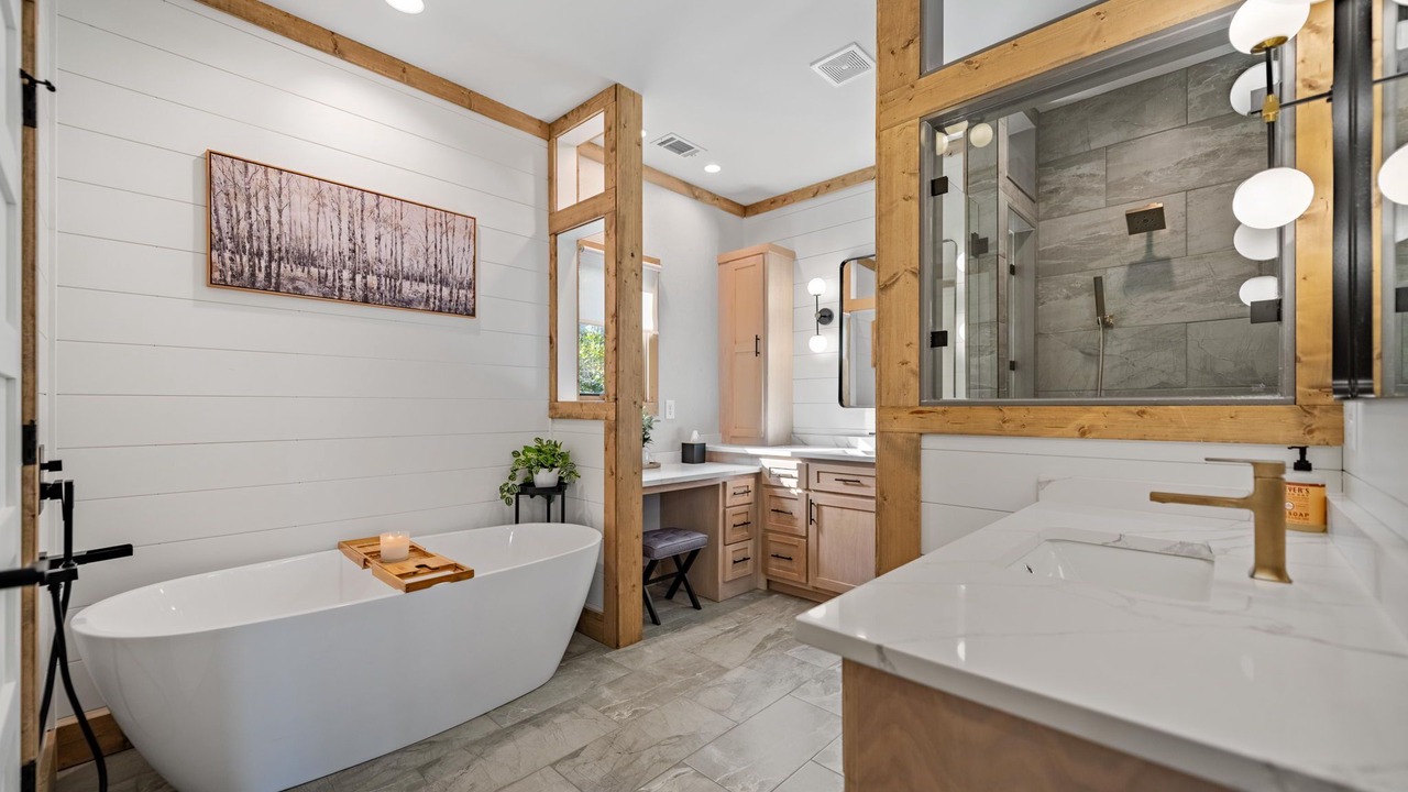 Photo of Bathroom in East Ellijay