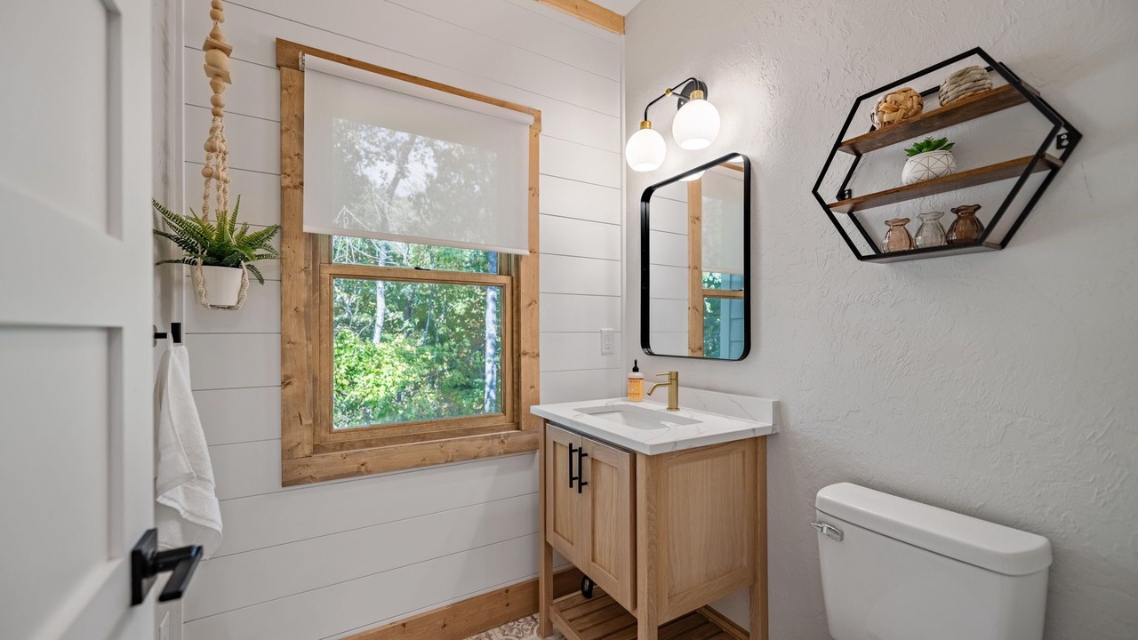 Photo of Bathroom in East Ellijay
