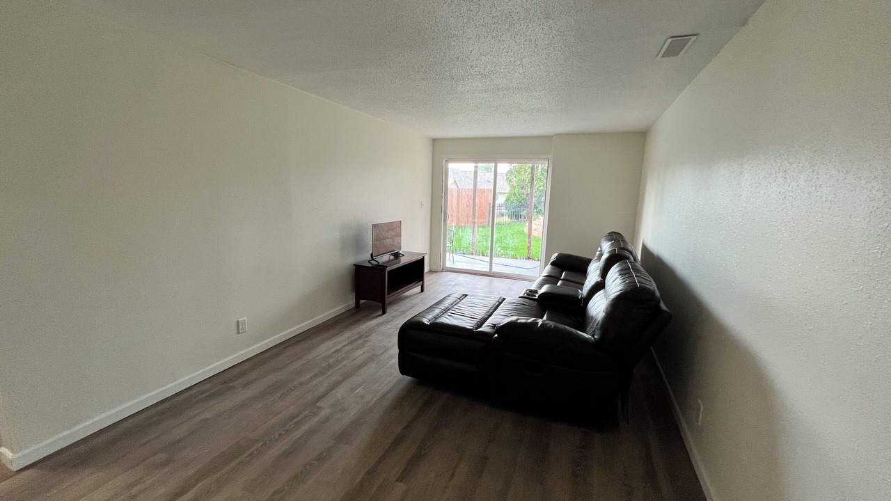 Photo of Livingroom in Coralville