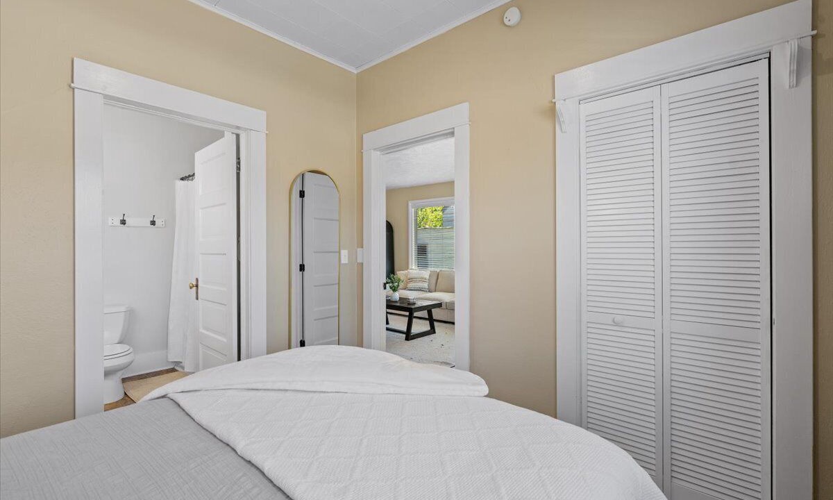 Photo of Bedroom in Garden District