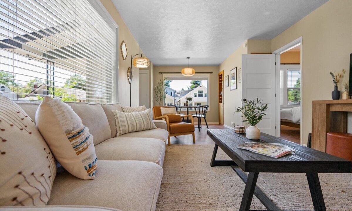 Photo of Livingroom in Garden District