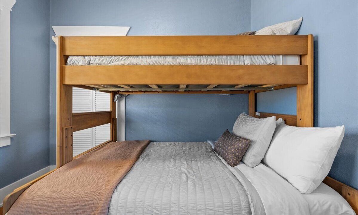 Photo of Bedroom in Garden District