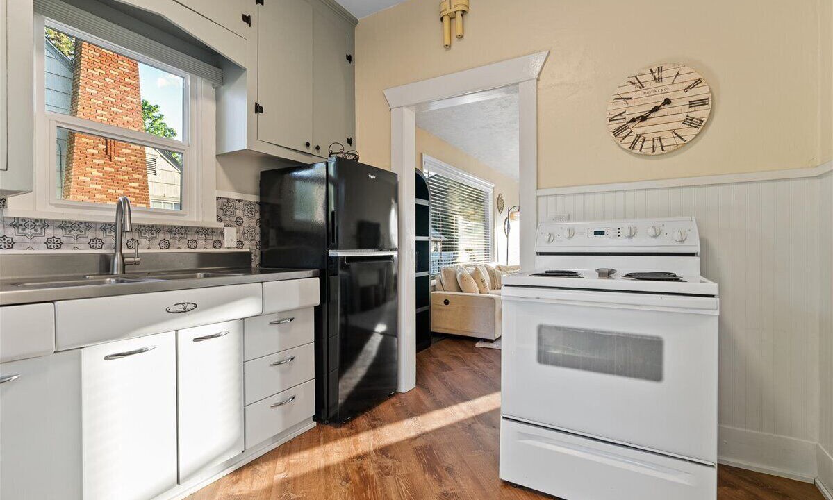 Photo of Kitchen in Garden District
