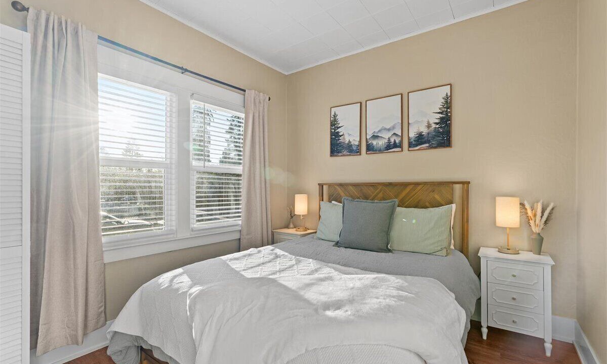 Photo of Bedroom in Garden District