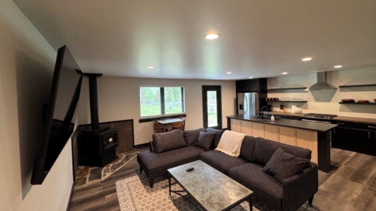 Photo of Livingroom in Melrose
