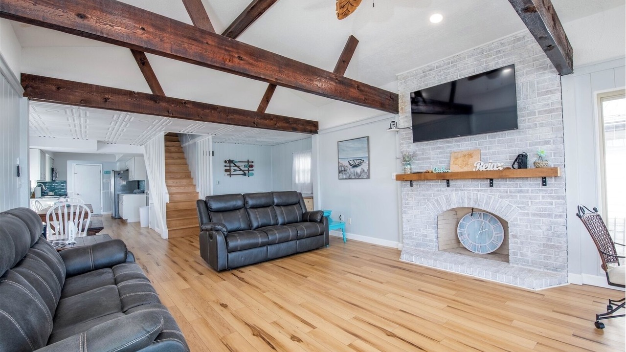 Photo of Livingroom in Lakeview