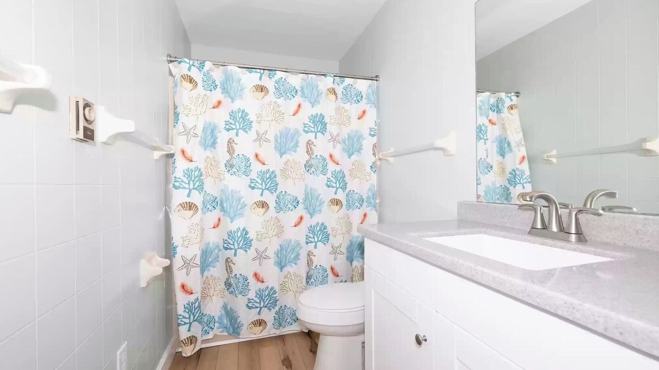 Photo of Bathroom in Lakeview