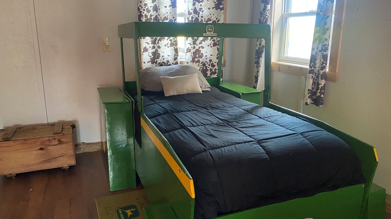 Photo of Bedroom in Heltonville