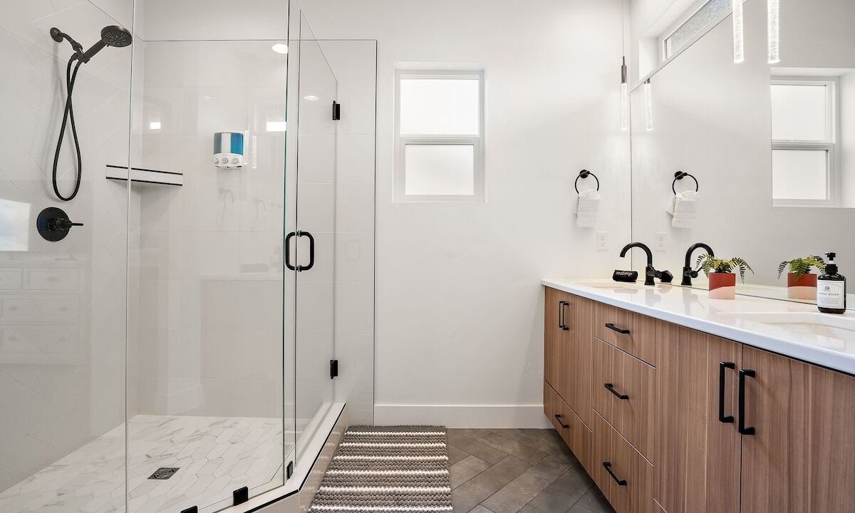 Photo of Bathroom in Garden City
