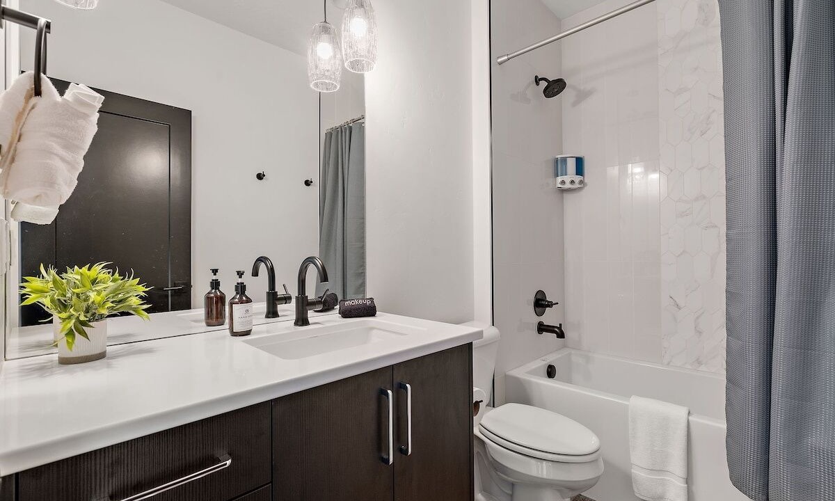 Photo of Bathroom in Garden City