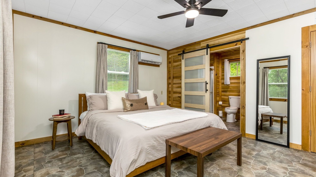 Photo of Bedroom in Rockbridge