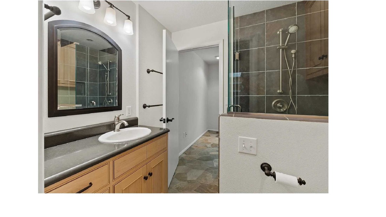 Photo of Bathroom in Lakeside
