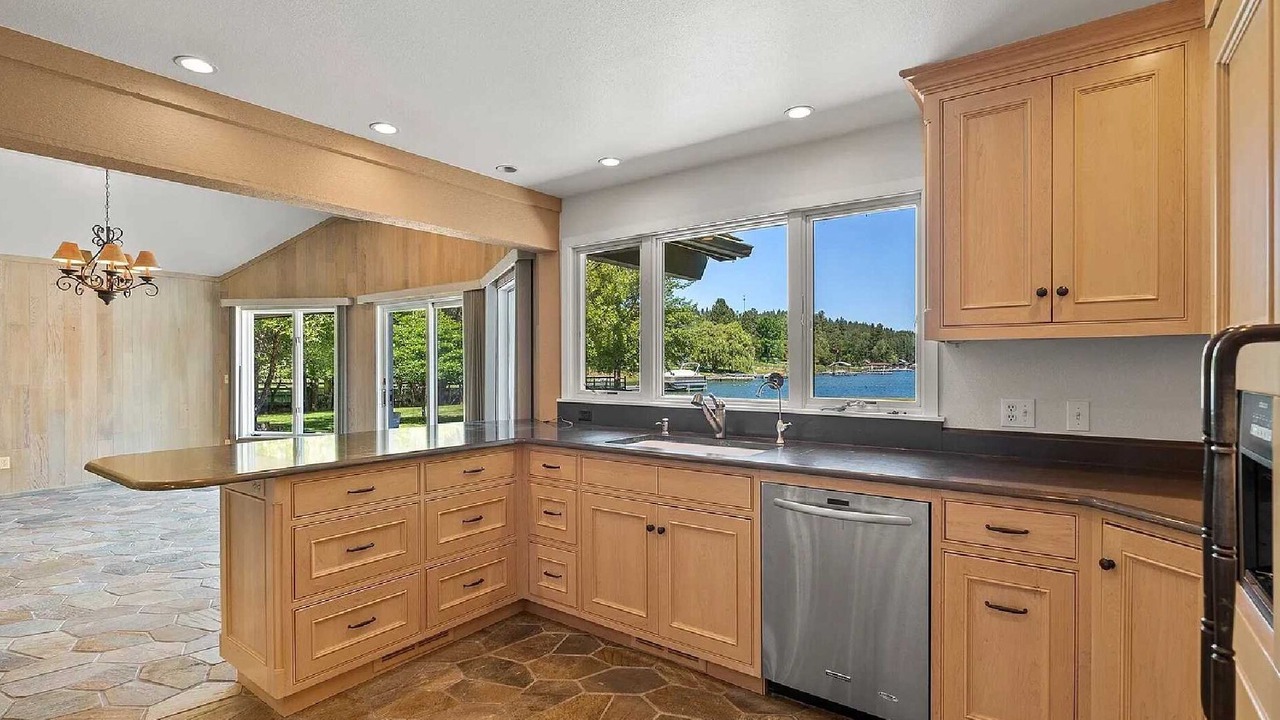 Photo of Kitchen in Lakeside