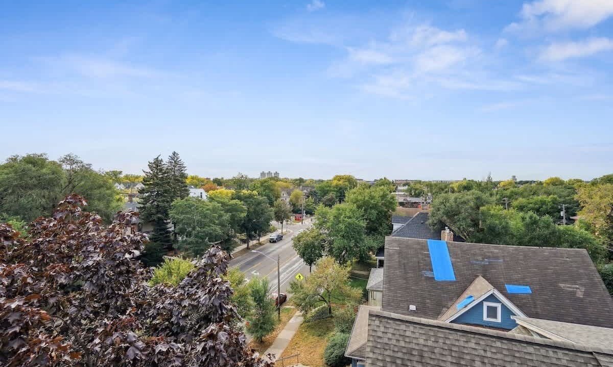 Photo of Others in Lowry Hill East