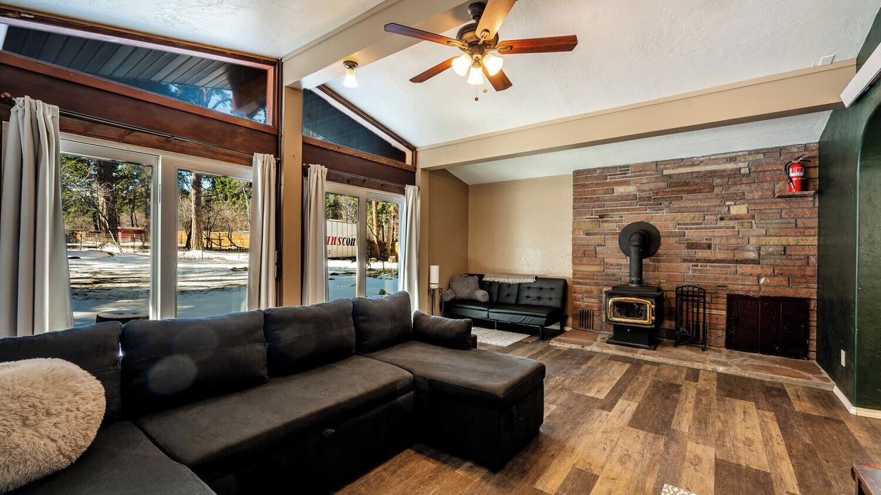 Photo of Livingroom in Saddlestring