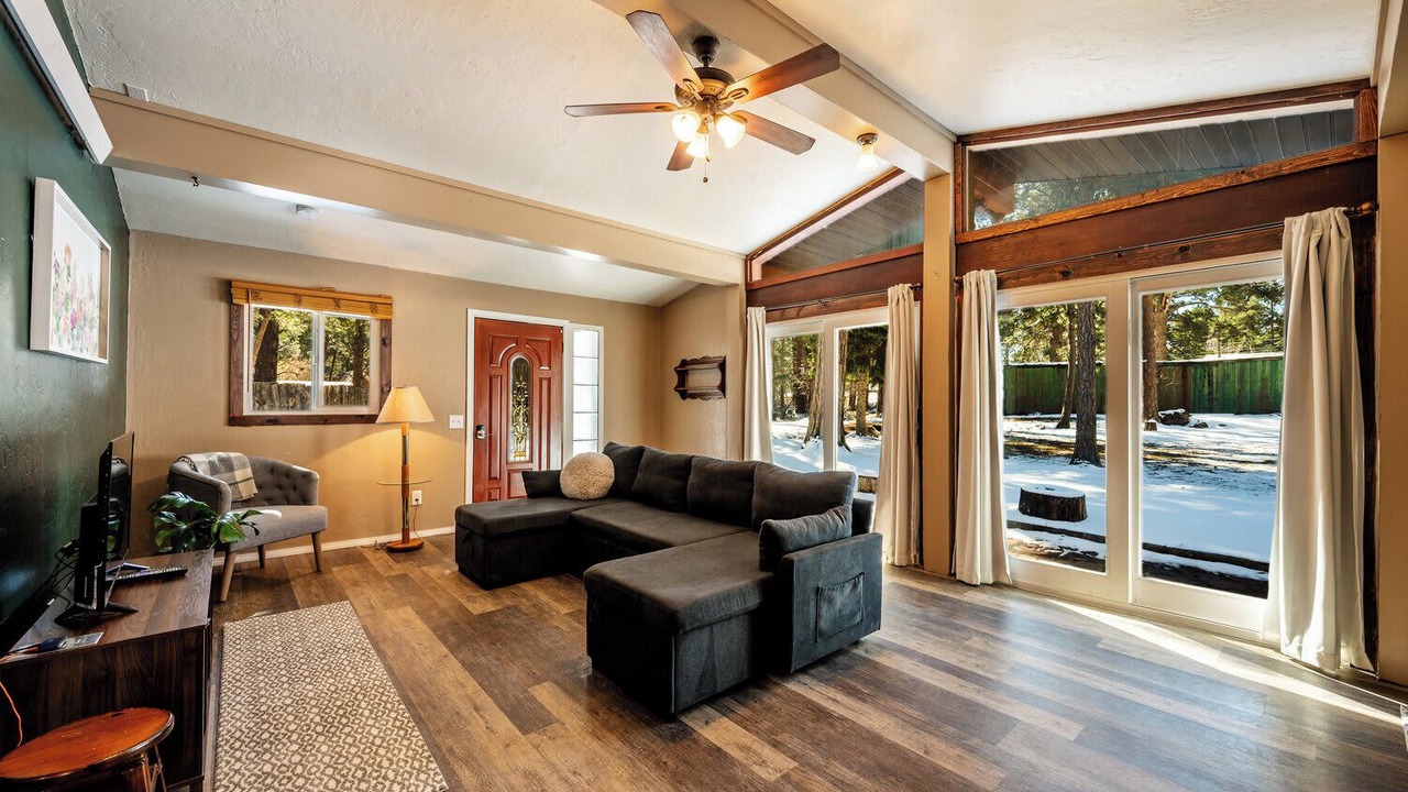 Photo of Livingroom in Saddlestring