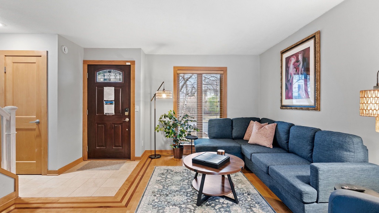 Photo of Livingroom in Lowry Hill