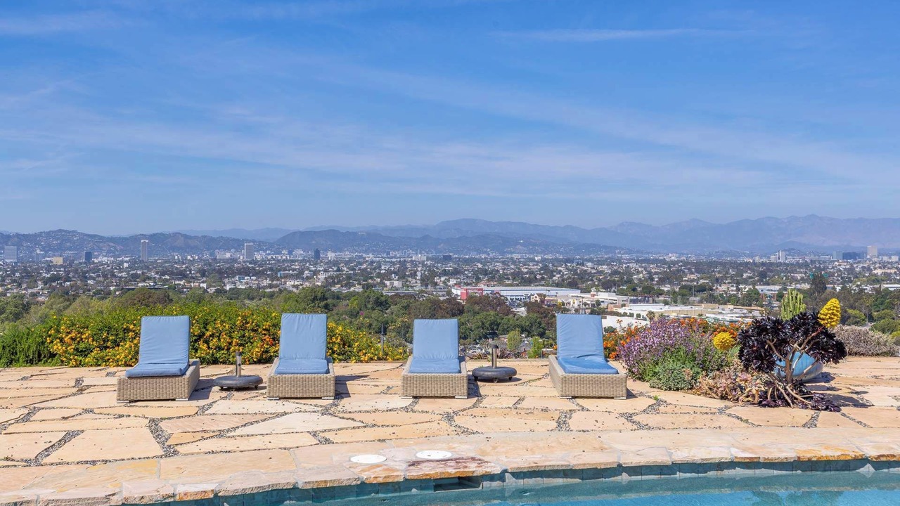 Photo of Outdoor in Baldwin Hills