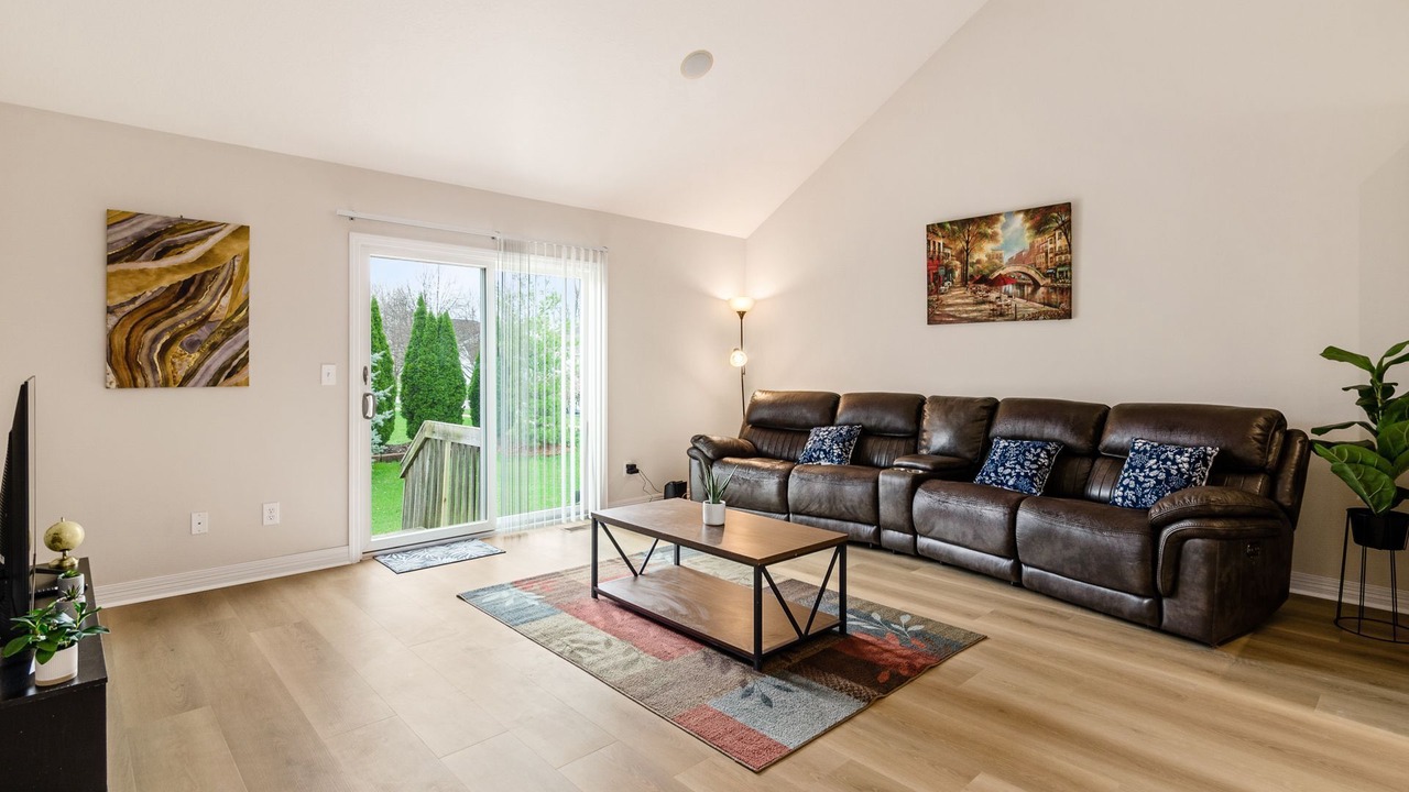 Photo of Livingroom in Lewis Center