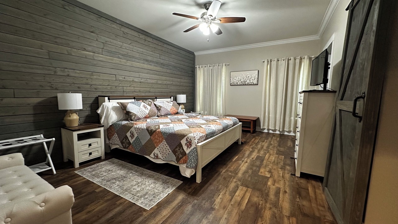 Photo of Bedroom in Ether