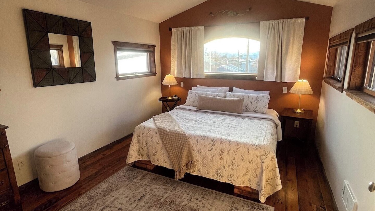 Photo of Bedroom in Riverfront