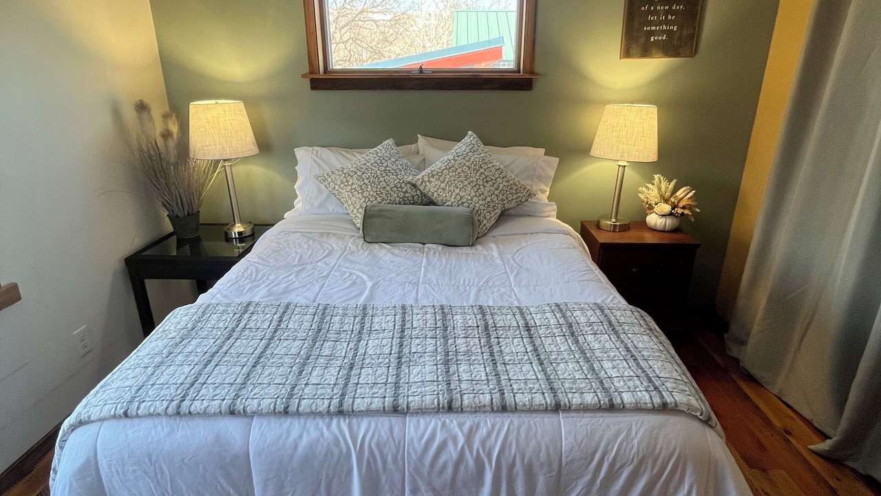 Photo of Bedroom in Riverfront
