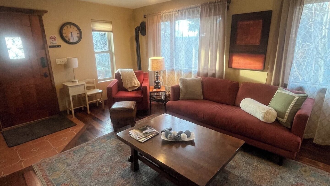 Photo of Livingroom in Riverfront